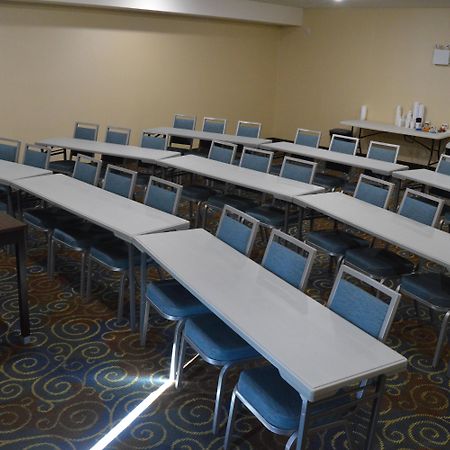 Holiday Inn Express Yorkton East By Ihg Esterno foto