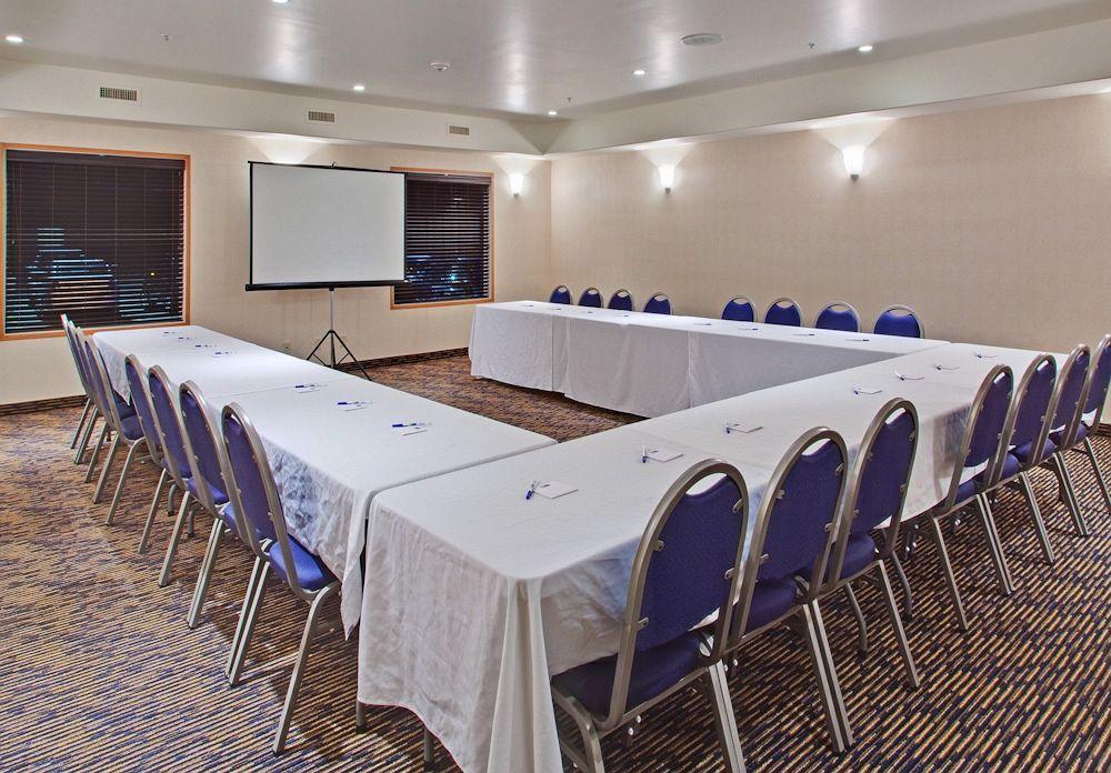 Holiday Inn Express Yorkton East By Ihg Esterno foto